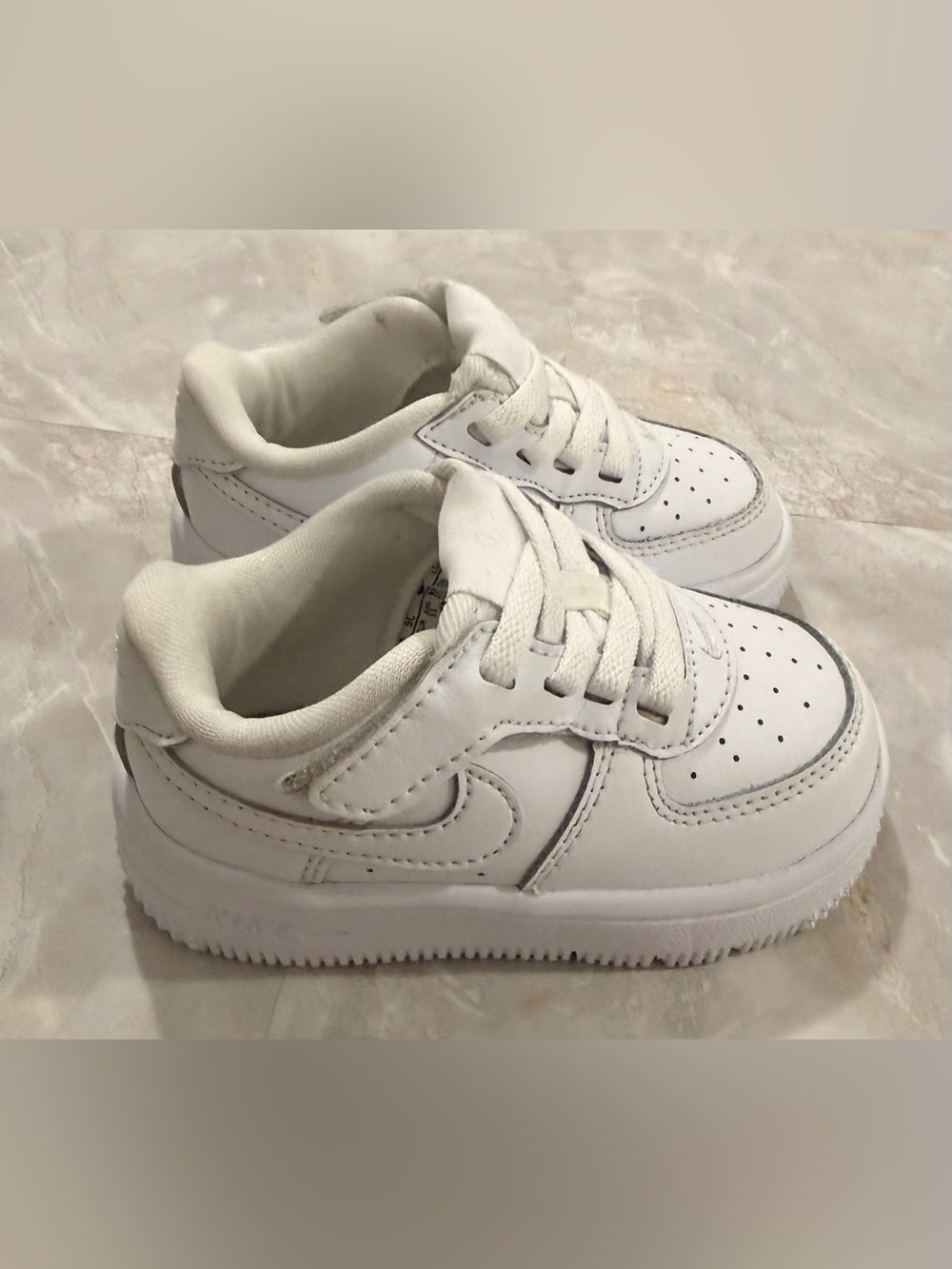 Nike Kids White Low-Top Sneakers - Picture 2 of 8
